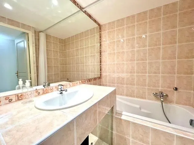 Very Bright T2 Near Beach Cannes Apartment
